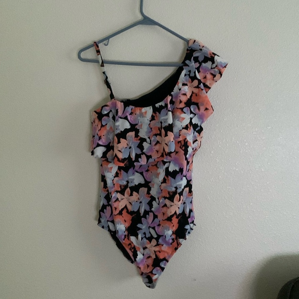 NWOT. Time and Tru bathing suit.